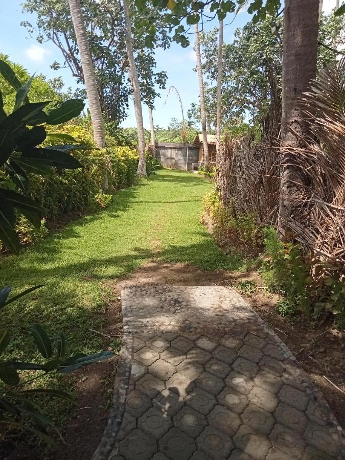 Secret Moon Beach House Jasri Exterior photo