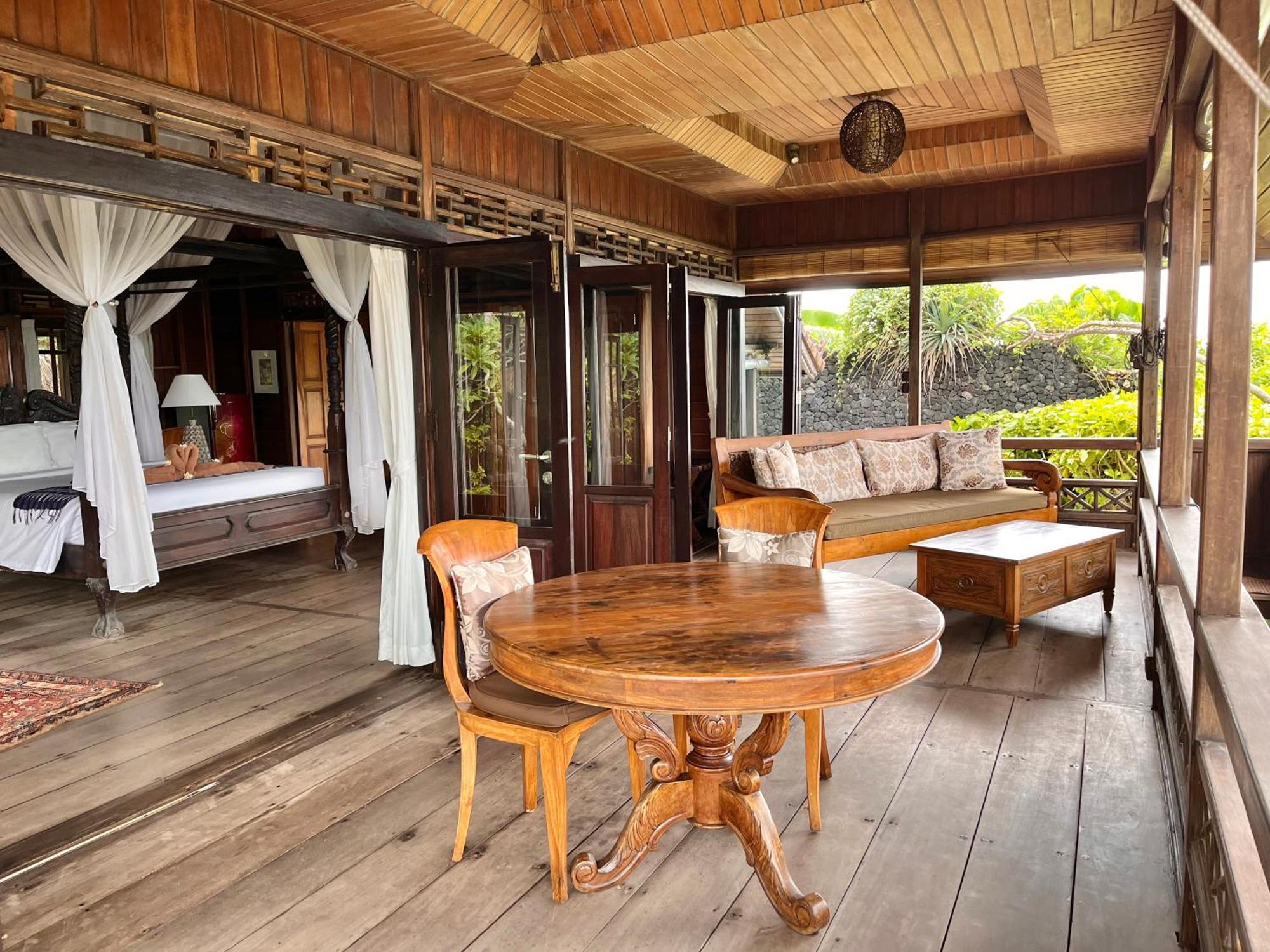 Secret Moon Beach House Jasri Exterior photo