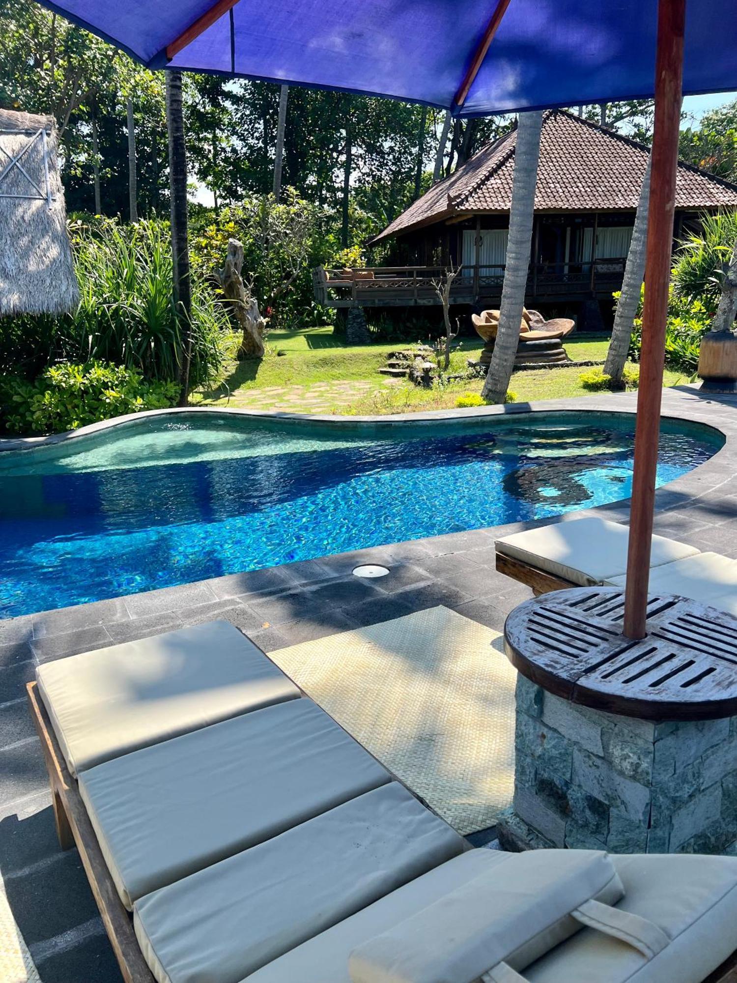 Secret Moon Beach House Jasri Exterior photo